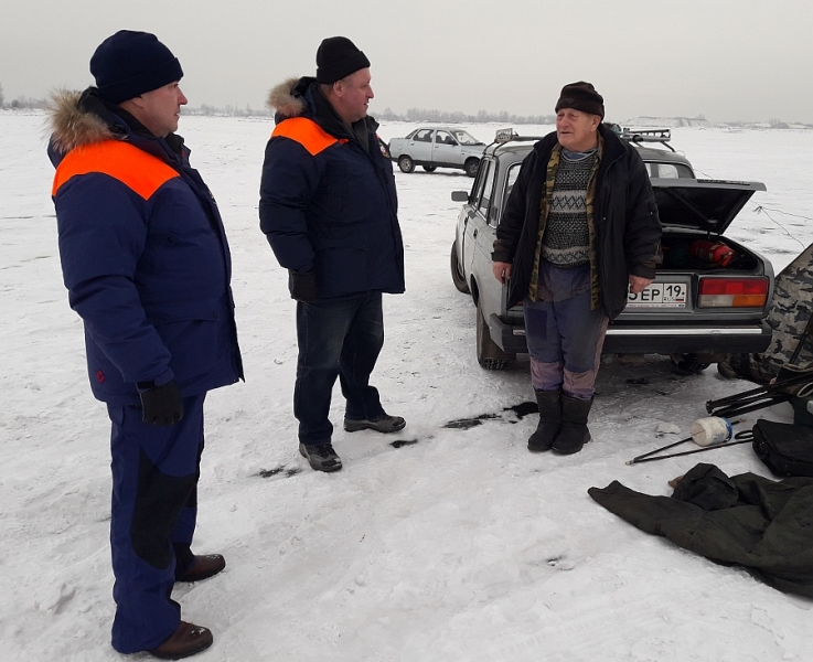 Автовладельцам следует держаться подальше от водоемов