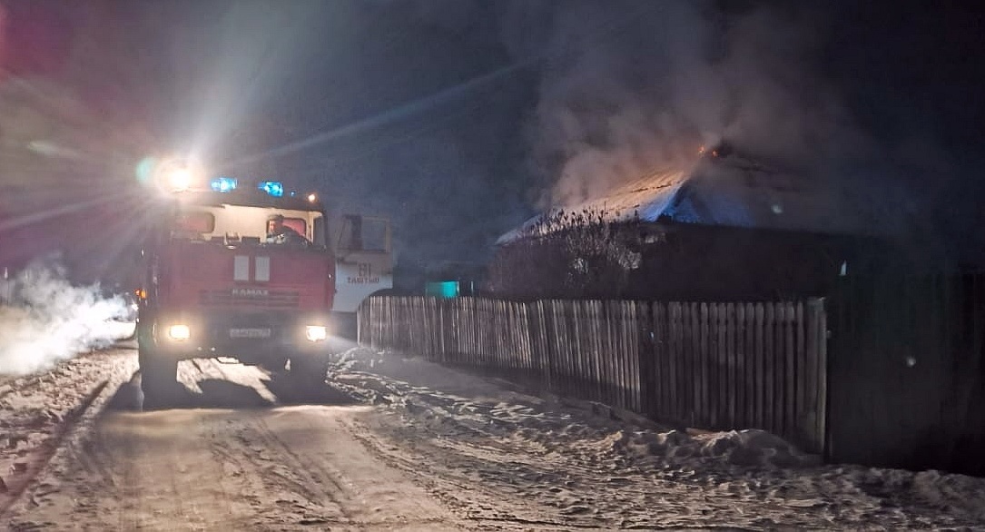 За сутки в Хакасии от огня пострадали пять частных домов и автомобиль, населению нужно быть бдительнее в морозы!