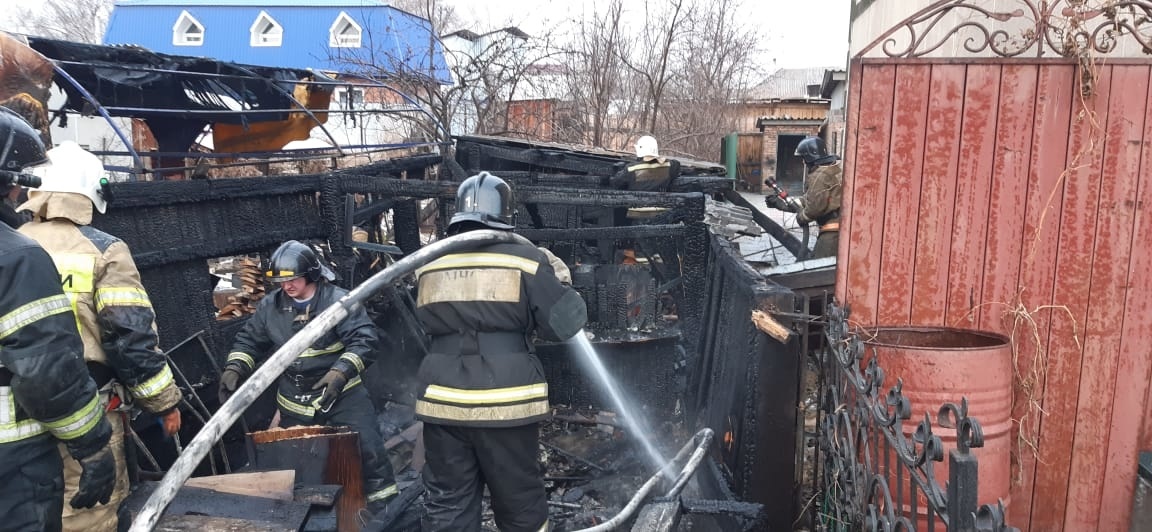 В Бейском районе замыкание проводки привело к пожару в частном доме