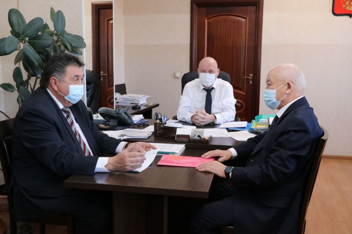 Министр здравоохранения Хакасии провёл рабочую встречу с руководством Аскизского района