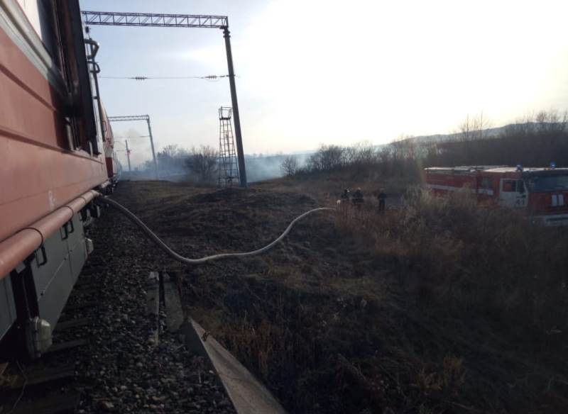 Пожарные поезда Красноярской железной дороги принимают участие в тушении пожаров в Хакасии и Красноярском крае