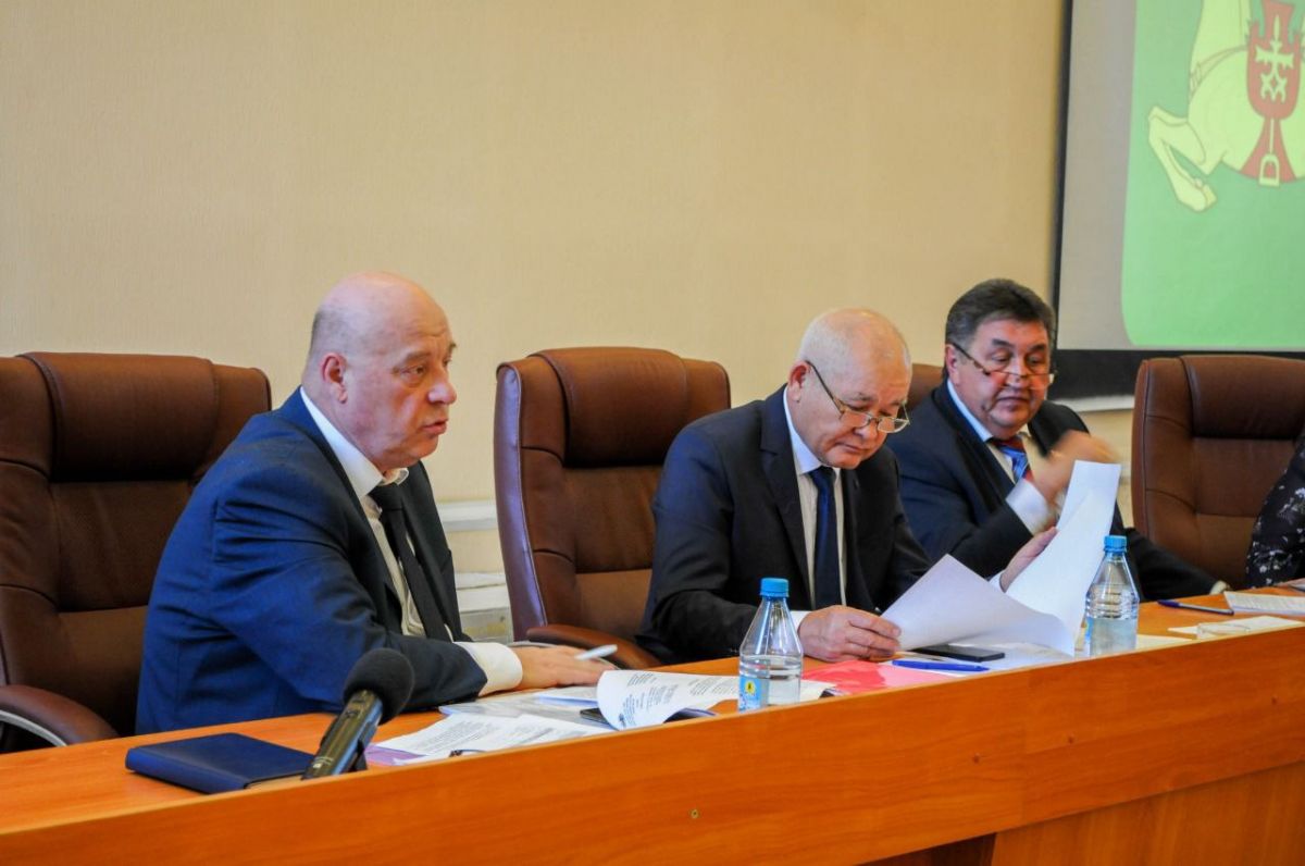 Министр здравоохранения Хакасии принял участие в сессии депутатов Аскизского района