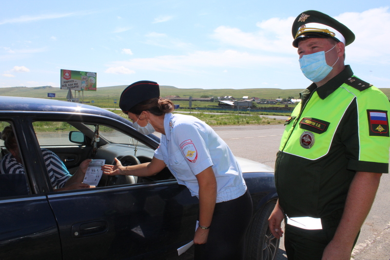 В Хакасии полицейские, спасатели и волонтеры нашли ушедшего из дома подростка