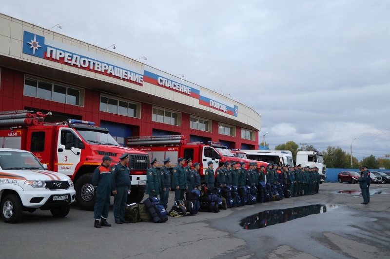 Пожарные и спасатели МЧС из Хакасии выехали на помощь в Республику Тыва