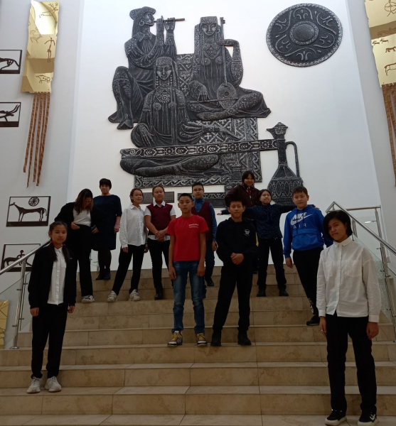 Школьники Аскизского района отправились на экскурсию в Республиканский музейно-культурный центр