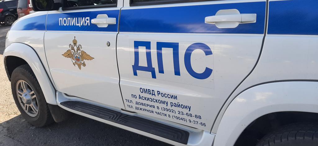 Нетрезвый водитель из Хакасии, дебоширивший в патрульной машине ДПС, арестован на 13 суток