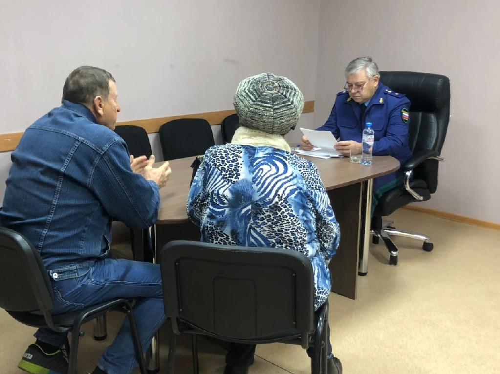 Прокурором Республики Хакасия осуществлен выезд в Аскизский район и проведен личный прием граждан