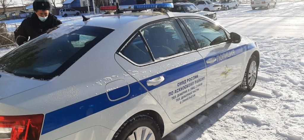 Полицейские Саяногорска установили гражданина, похитившего с манекена женское пальто