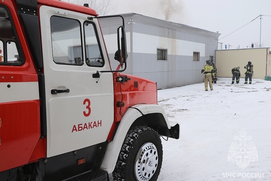 В Абакане и Усть-Абаканском районе устанавливают причины двух пожаров