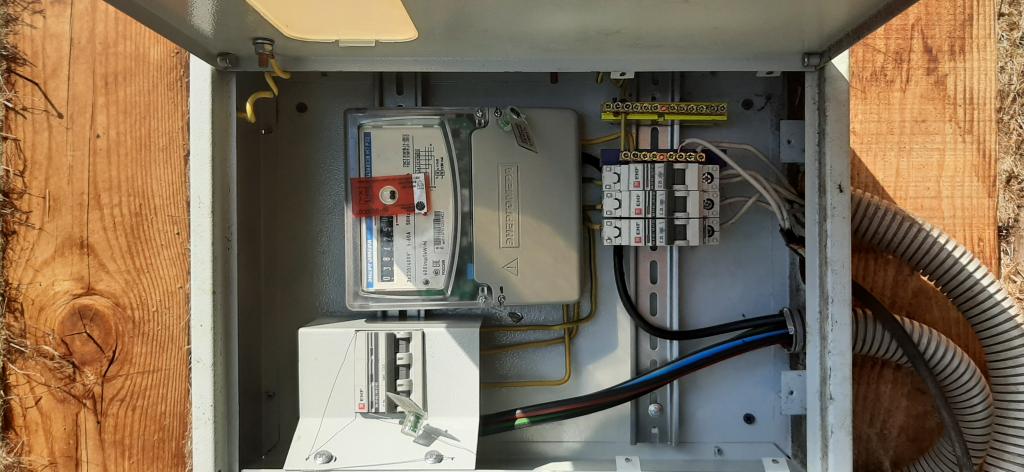 Будьте бдительны: в Хакасии коммерсанты под видом сотрудников энергосбыта пытаются менять электросчетчики за деньги