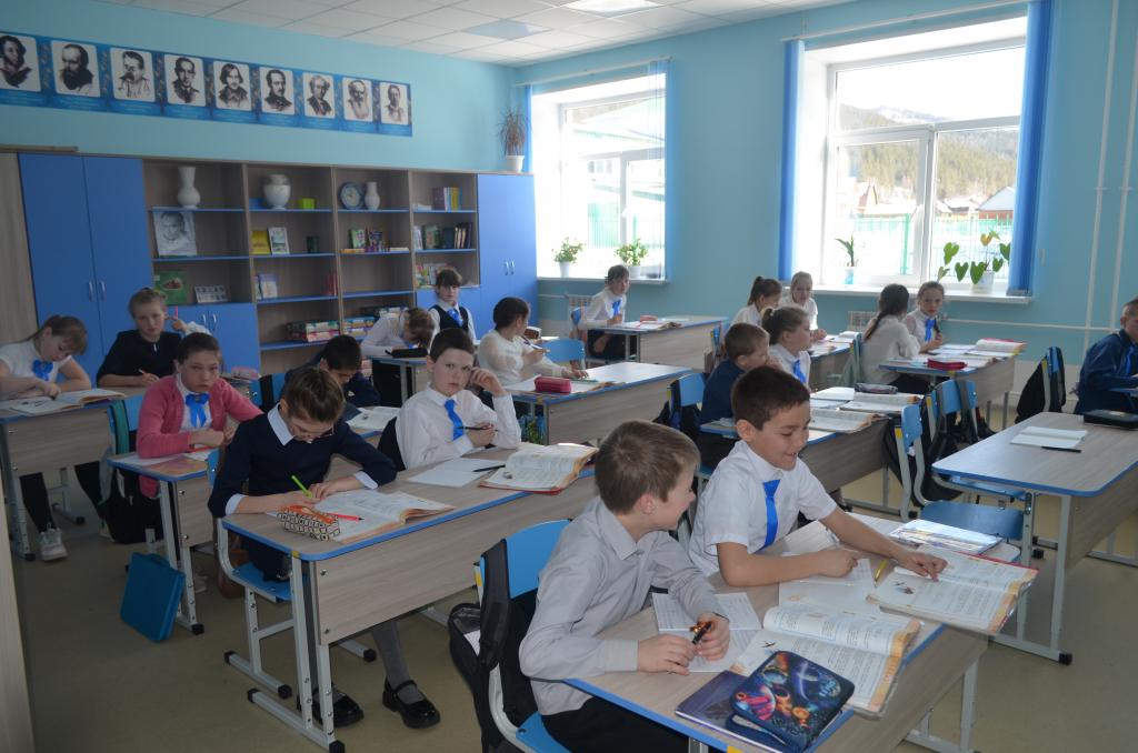 Первые уроки в Лестранхозовской школе Хакасии, построенной по нацпроекту «Образование»