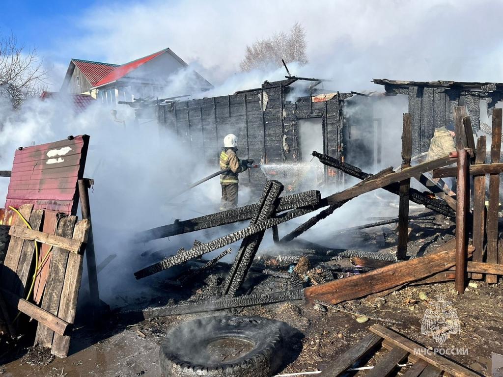 В Аскизском районе оставление источника огня без присмотра и детская шалость привели к двум крупнным пожарам