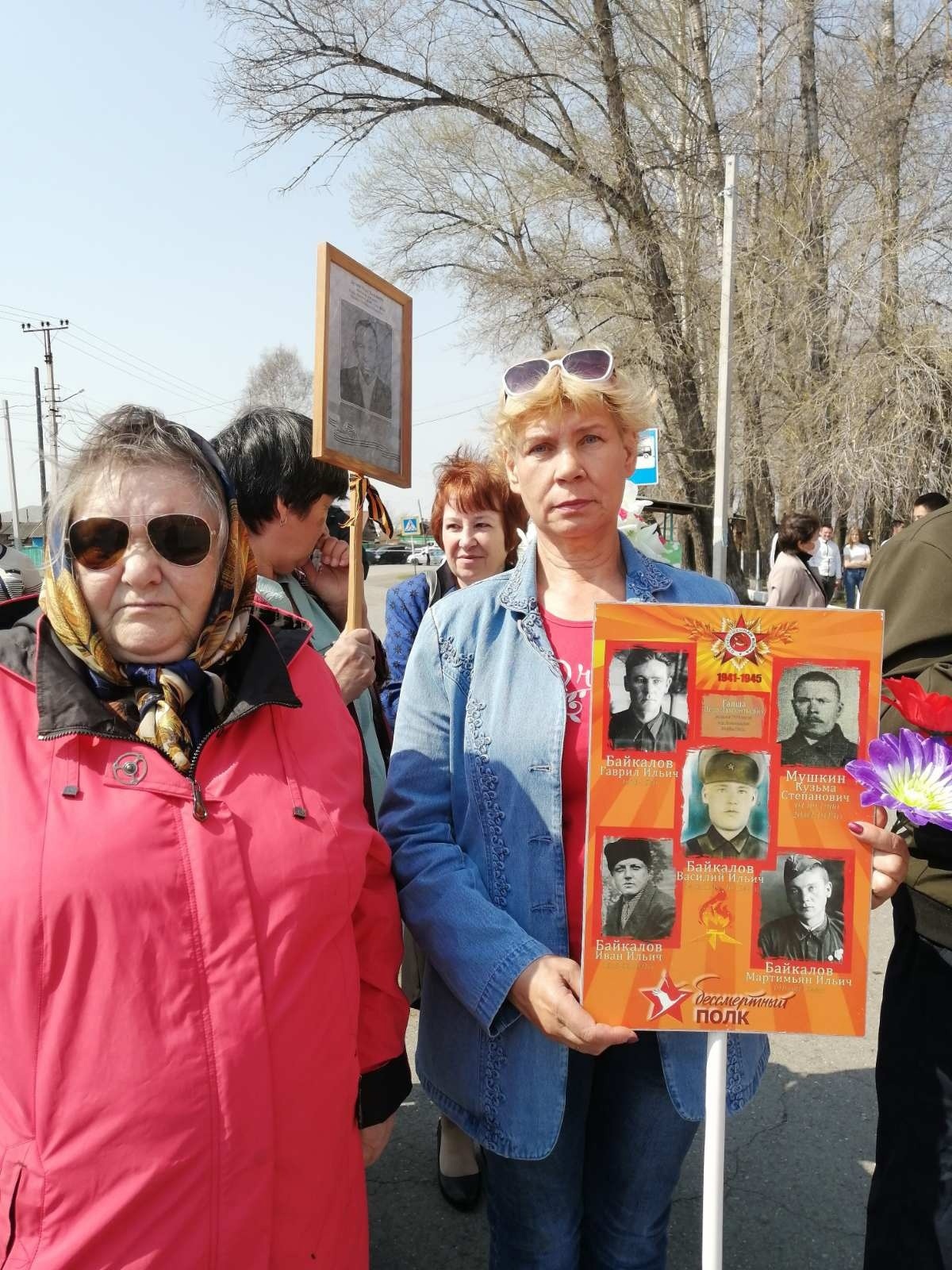 Социальные работники АНО ЦСО «Сакура» по Аскизскому району приняли участие на митингах, посвященных ко Дню Победы.
