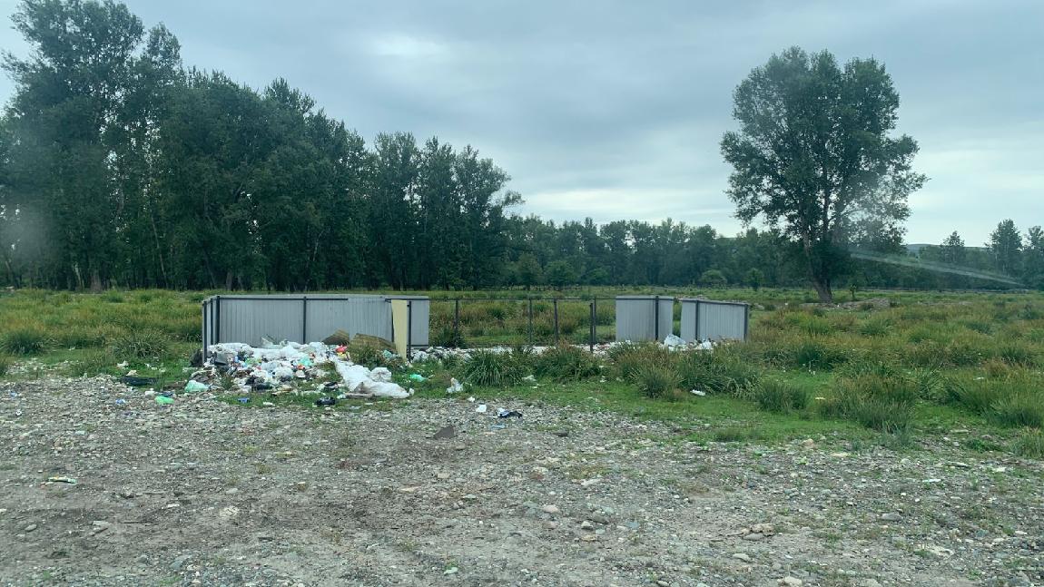 Прокуратура потребовала от муниципалитета привести контейнерные площадки для сбора отходов в с. Бельтирское в надлежащее нормативное состояние