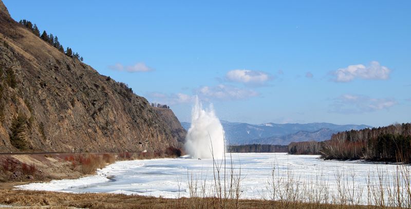 В Хакасии проведут взрывы льда на реке Абакан