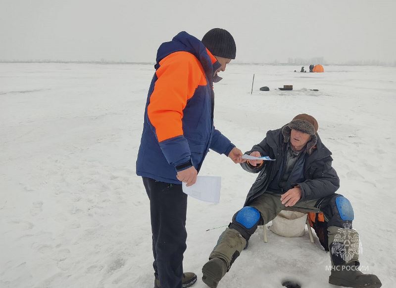 Впереди оттепель, будьте внимательнее на водоемах!