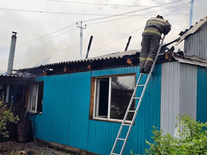 Семь пожаров потушили за минувшие сутки в Хакасии
