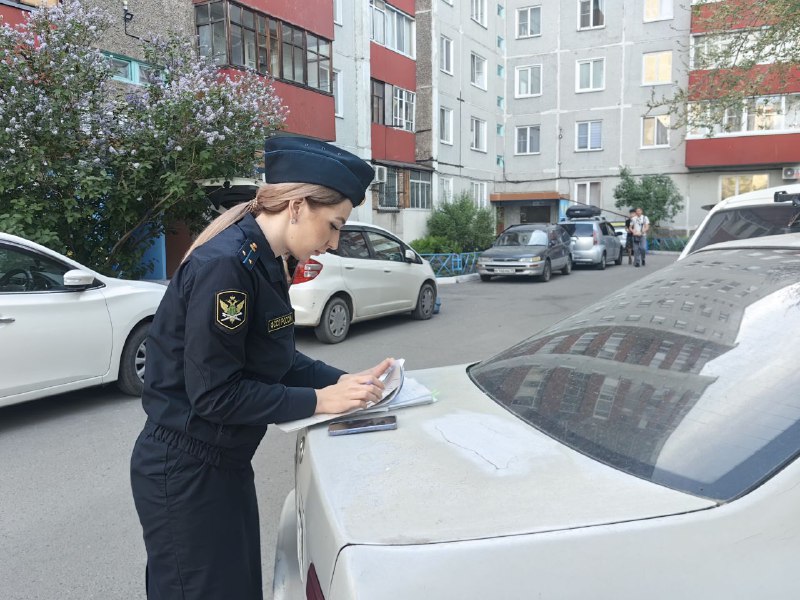 Судебные приставы взыскали с виновника ДТП 900 тыс. рублей 