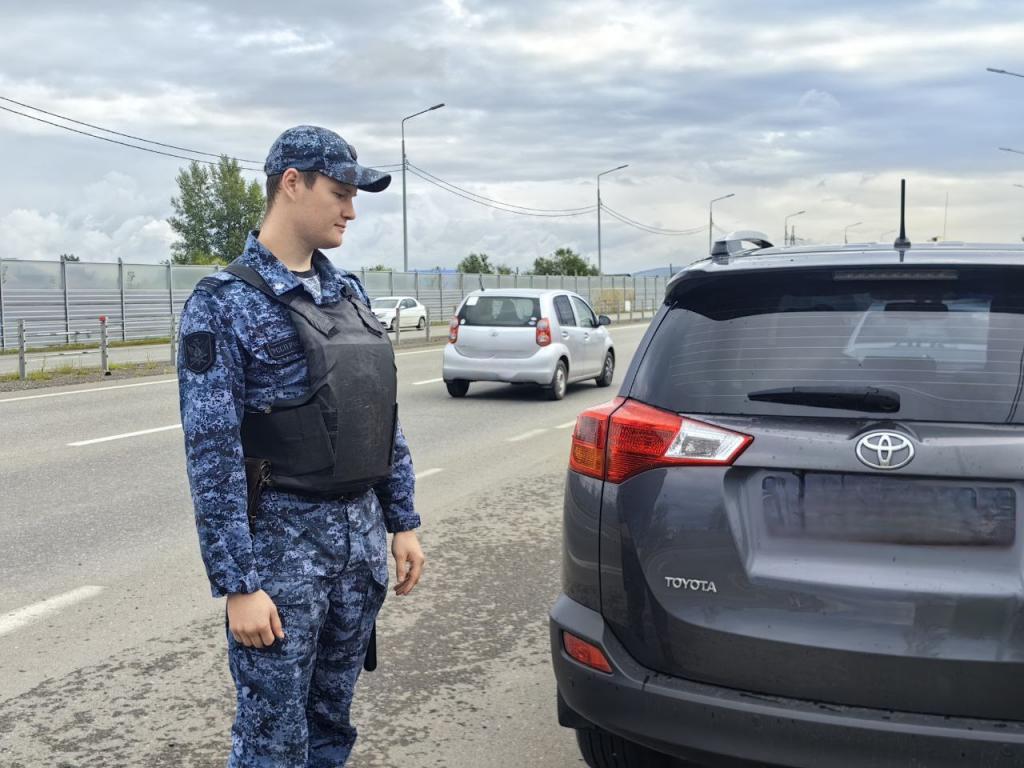 Арест телефона побудил злостную нарушительницу ПДД выплатить все штрафы